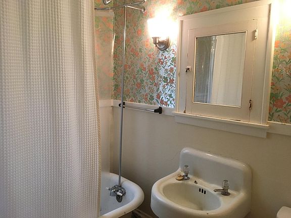 4th image of 3151 28th Ave S #2