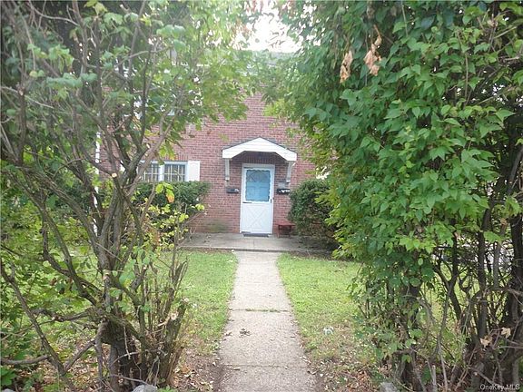 2nd image of 161 Main St