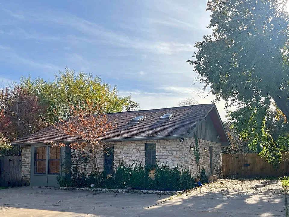2401 Apple Valley Cir #2
