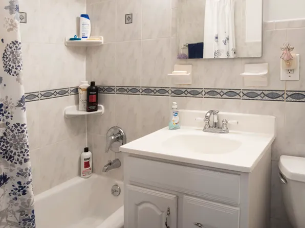 333 East 66th Street 3L image 12 of 12