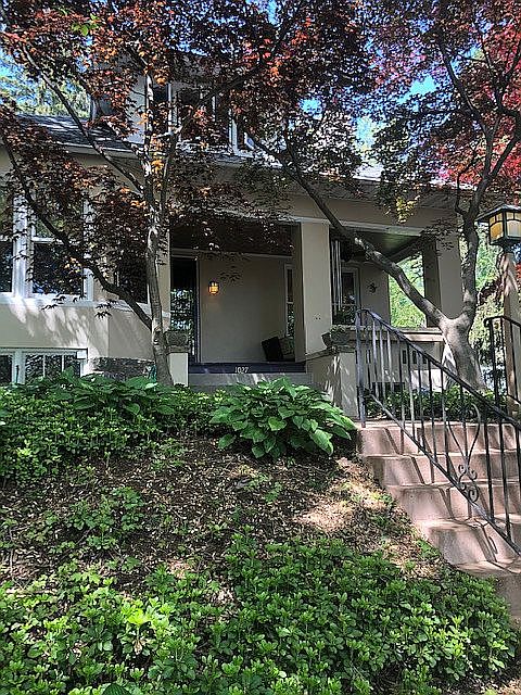 1027 Woods Avenue, Lancaster