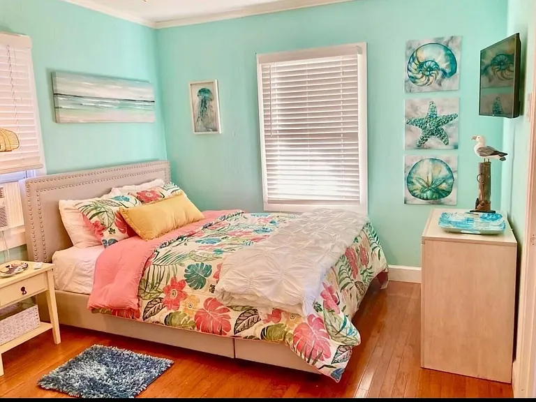 321 Margaret St — Photo 4