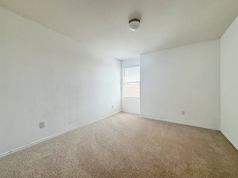1614 Westfall Dr — Photo 17