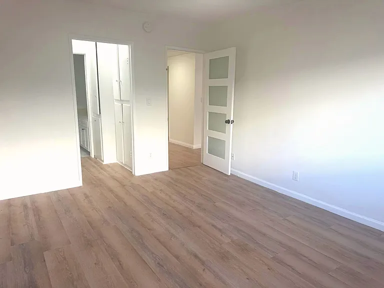 S Wetherly Dr — Photo 6