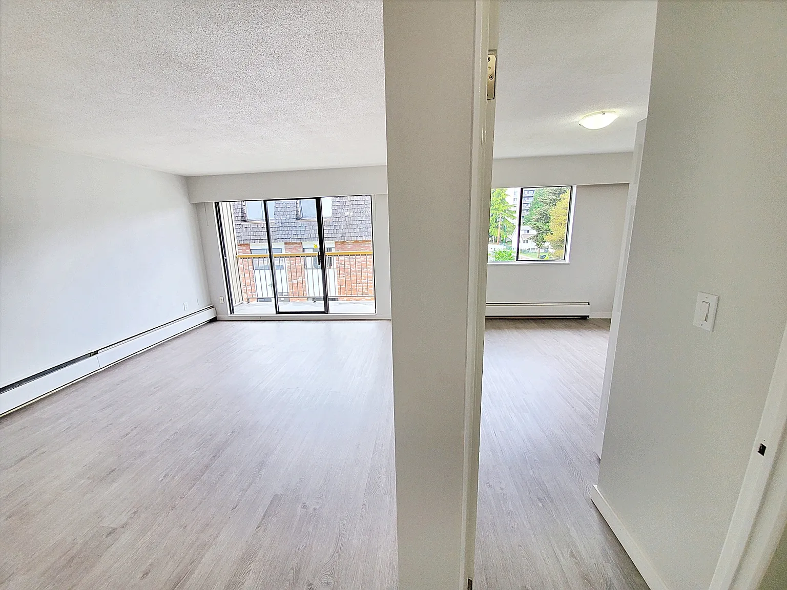 Crown Apartments — Photo 1