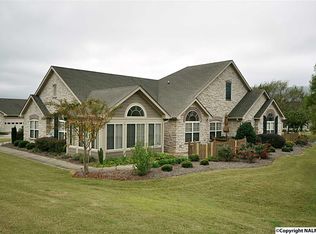 76 Laurel Ln, Brownsboro, AL 35741
