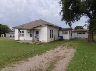 823 W Main St, Tecumseh, OK 74873
