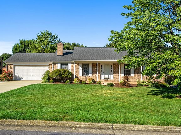 2nd image of 3465 Nutmeg Ct