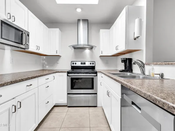 320 W LAGUNA Drive, Tempe, AZ 85282