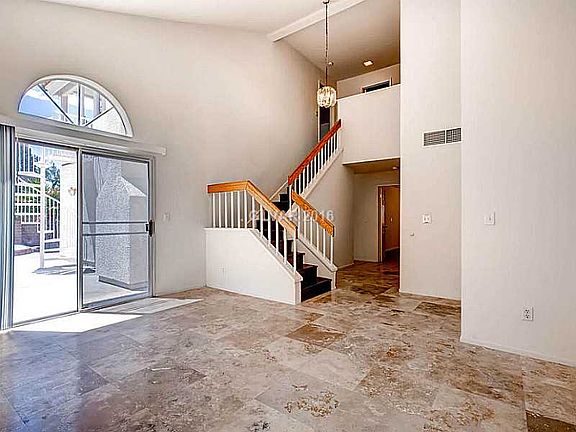 4th image of 7479 Parnell Ave