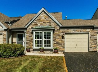 1338 Gloucester Cir, Carol Stream, IL 60188