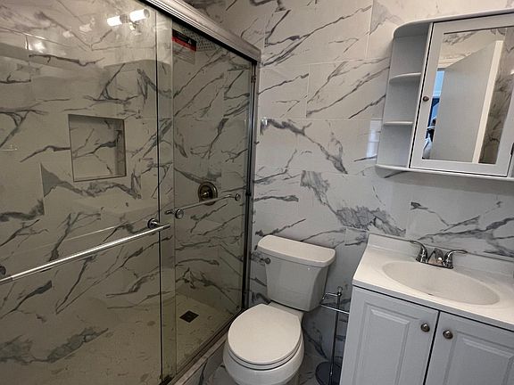 4th image of 532 Logan Ave Floor 1