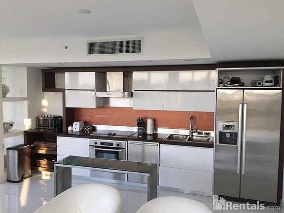 4th image of 2155 Washington Ct #N507