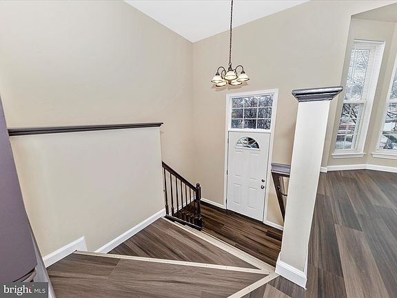 5th image of 130 Persimmon Cir