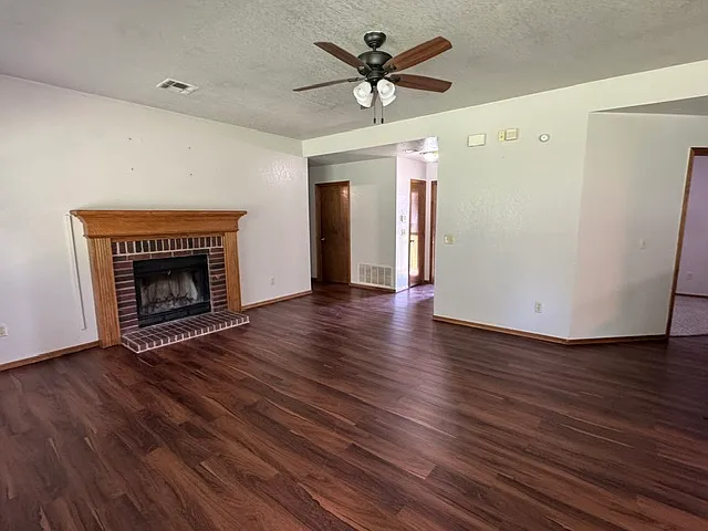 204 S Chanda Ln — Photo 6