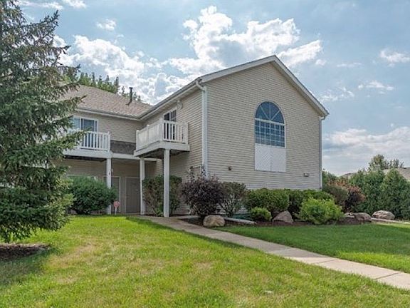 2nd image of 1324 Lindsay Way