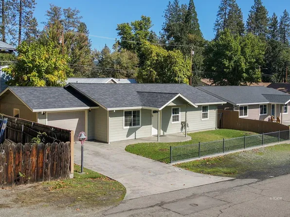 41 Hawthorne St, Weaverville, CA 96093