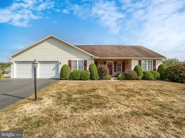 59 Meade Dr, Carlisle, PA 17013
