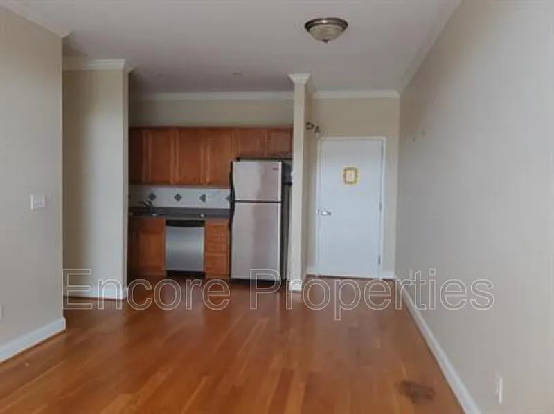 2 bed, 1.0 bath, 766 sqft, $1,400 — Photo 4
