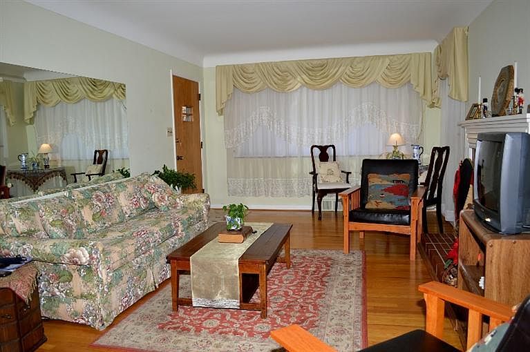 1st image of 2871 Roseann Ln