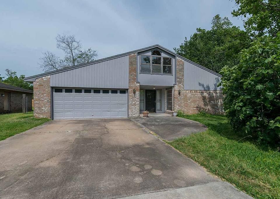 1st image of 264 Rosine St