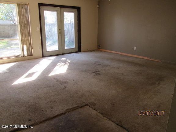 3rd image of 820 9th Ave S