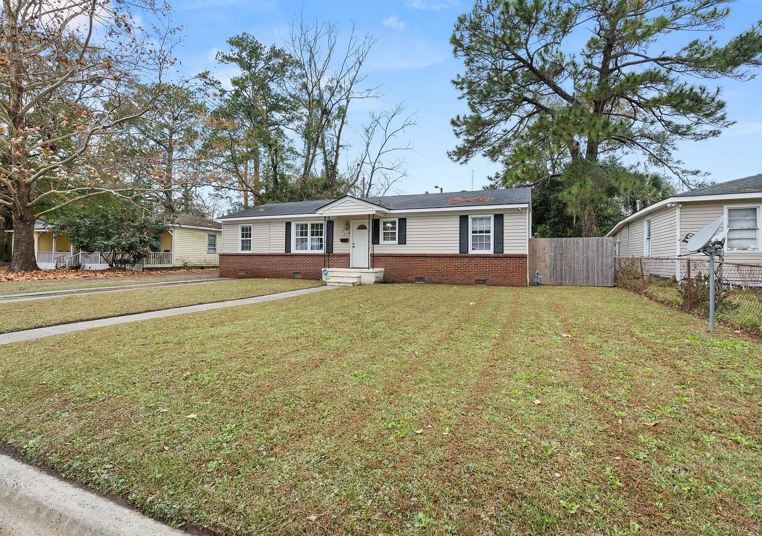 Charming 3BR Home + Bonus Room Near Downtown Savannah & Tybee Island — Photo 4