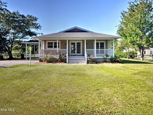261 Green Bay Road NW, Ocean Isle Beach, NC 28469