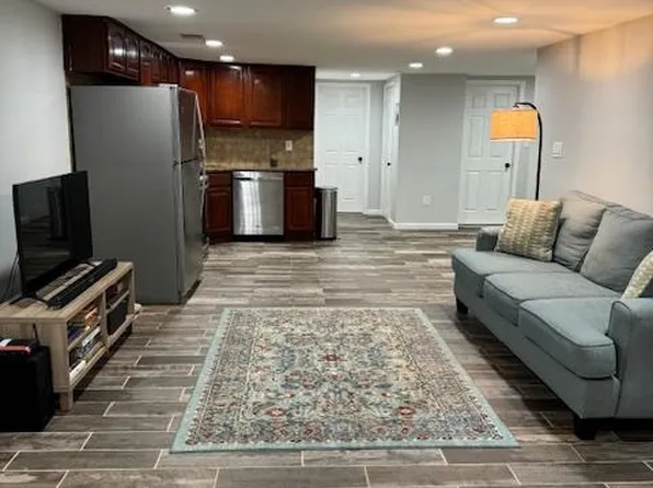 142 Webster Avenue image 3 of 18