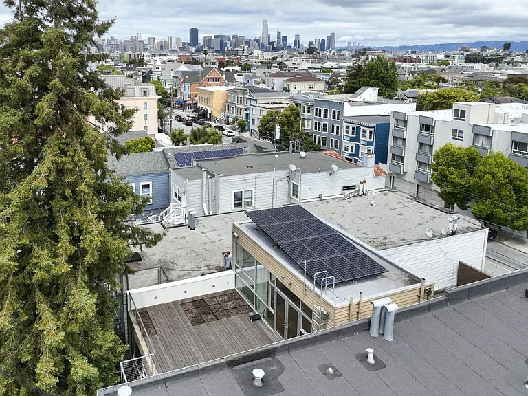 1076 S Van Ness Ave — Photo 74