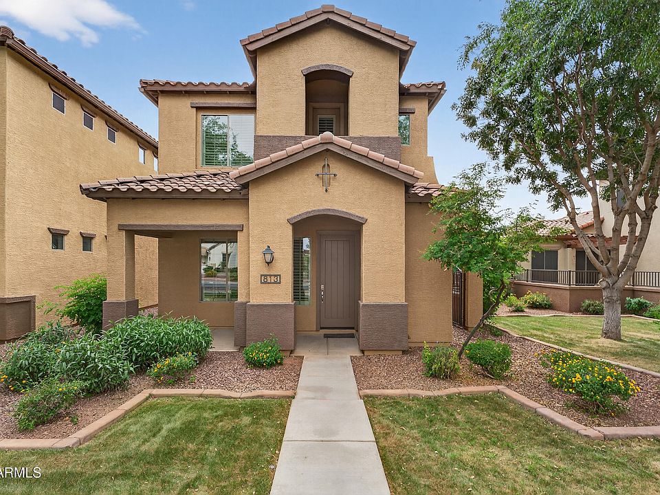 1st image of 813 W VILLAGE Parkway