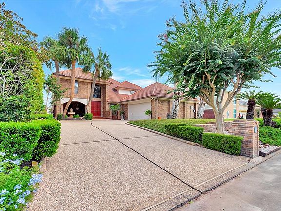 3rd image of 928 Plantation Dr