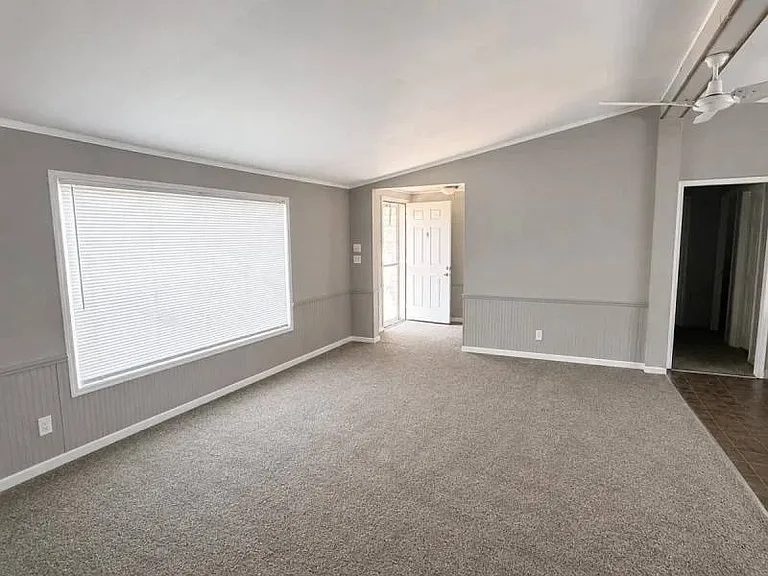 1801 Davis St #330 — Photo 2