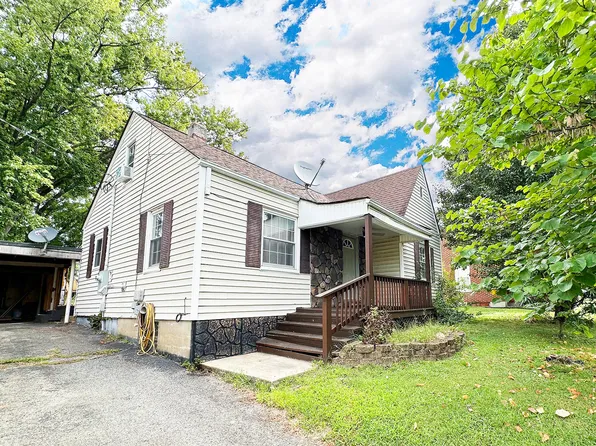 1061 Macgill St, Pulaski, VA 24301