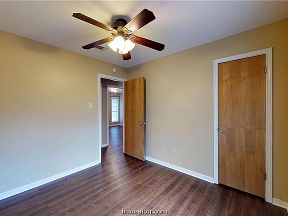 4th image of 3306 Dallis Dr