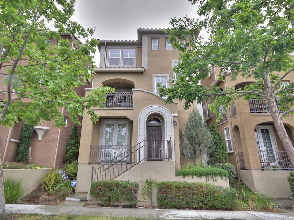 1st image of 784 Altino Blvd