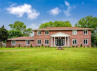 10542 Windswept Dr, Saint Louis, MO 63128