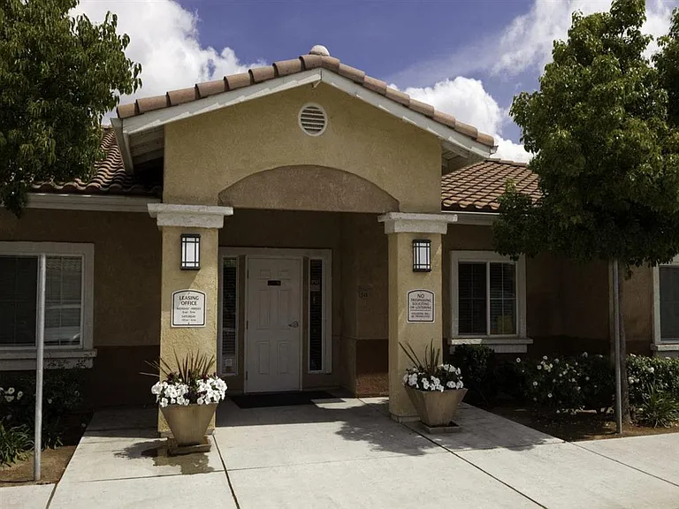 1160 E Church Ave — Photo 2