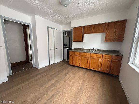 5th image of 851 Paxton Rd