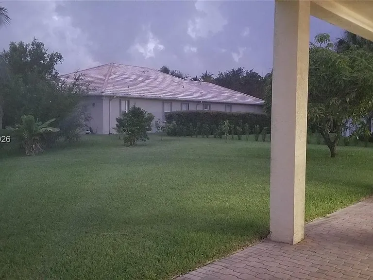 13382 Lakepointe Cir — Photo 17