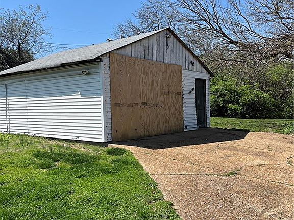 4th image of 1821 Northfield Dr