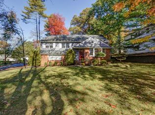 1 Consul Rd, Livingston, NJ 07039