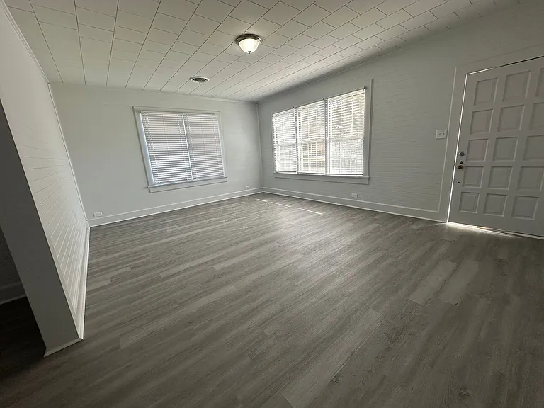 160 Church St — Photo 3