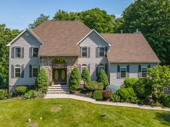 11 Stoneridge Ct, Rockaway Twp., NJ 07866