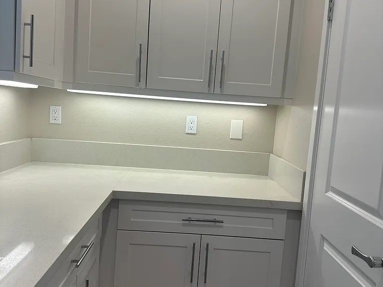 712 Highline Way — Photo 7