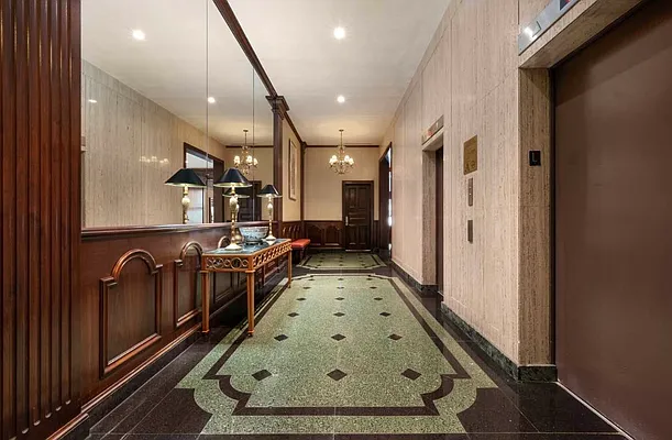 Entry / hallway, photo 1