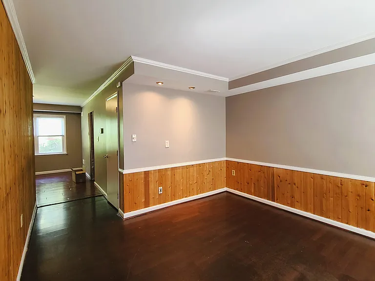 8401 Pioneer Dr — Photo 4