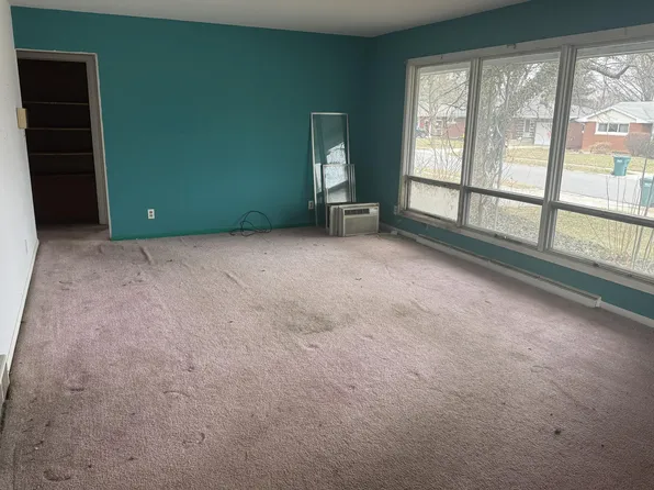 1501 Lafayette St, Valparaiso, IN 46383