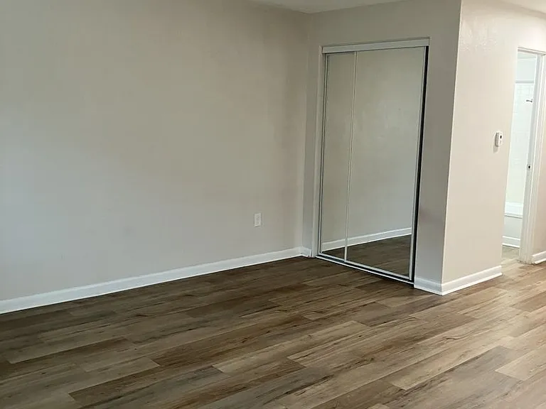 1116 W Lilley Ave — Photo 21