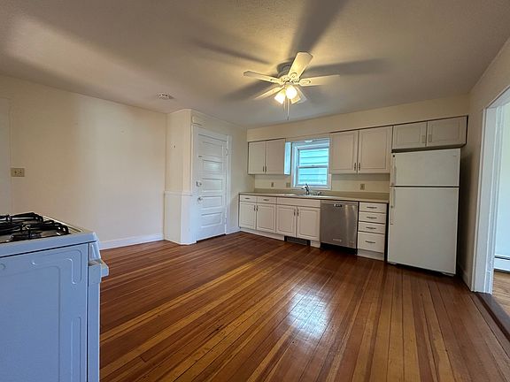 2nd image of 6 Horton St Unit 2